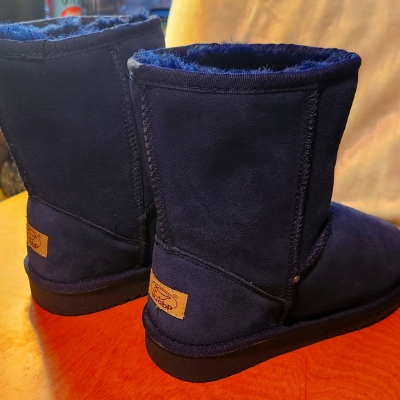 New UGG like, Warm Boots - Picture 2 of 5